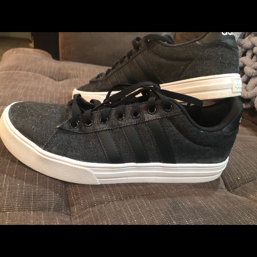Men’s adidas size 9